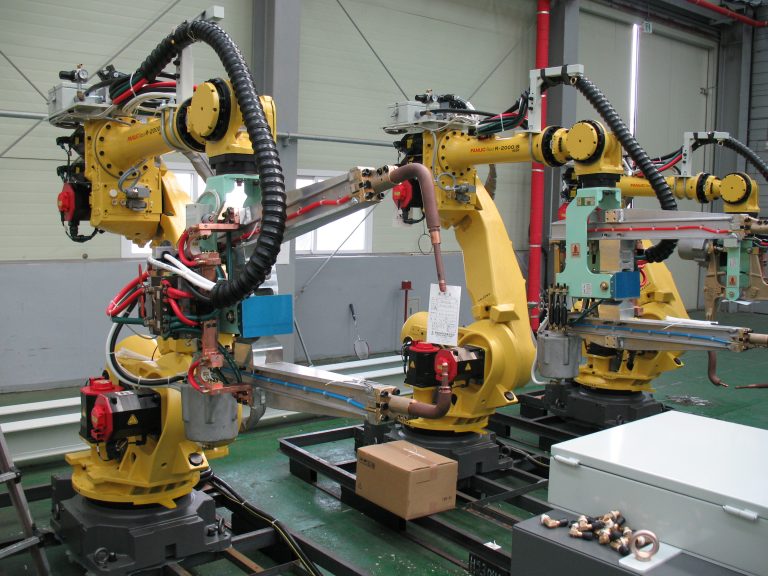 A Record Number Of Robots Joined American Workforce In 2021 Amid COVID Labor Crunch